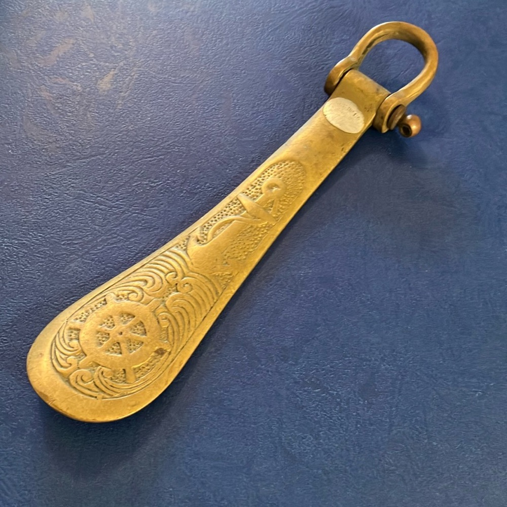 Vintage 60’s solid brass nautical ship wheel anchor shoe horn with hanging loop